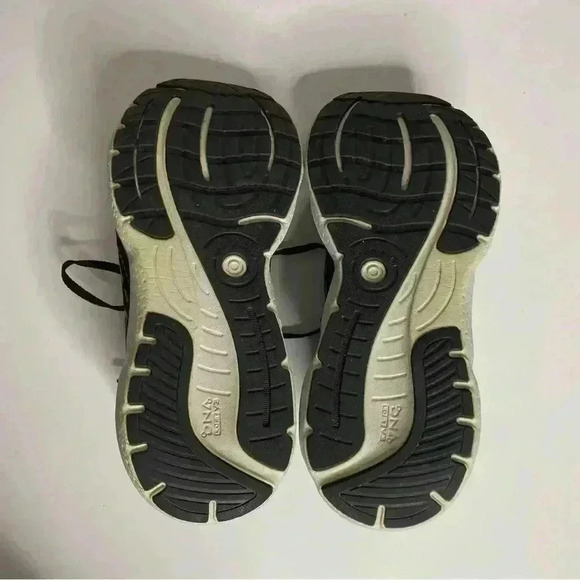 Brooks Mens Black sneakers main image 8